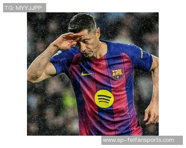 官方:巴萨免签25岁门将伯纳德,他将加盟巴萨B队 官方:巴萨免签25岁门将伯纳德,他将加盟巴萨B队