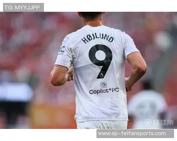 曼晚：霍伊伦指向欧冠徽章的庆祝动作，让曼联球迷感到刺痛